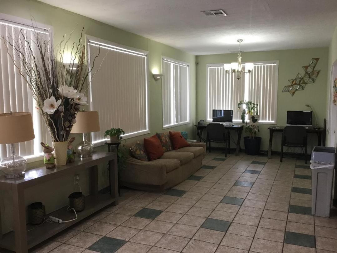 Houston Inn And Suites Luaran gambar